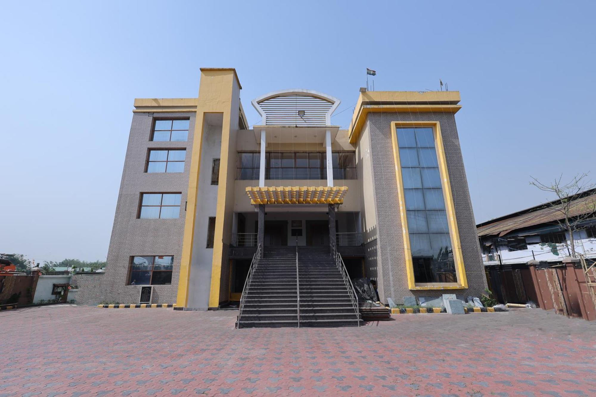 Maryada Maitri Resort -100 Rooms & 3 Banquets سيليجوري المظهر الخارجي الصورة